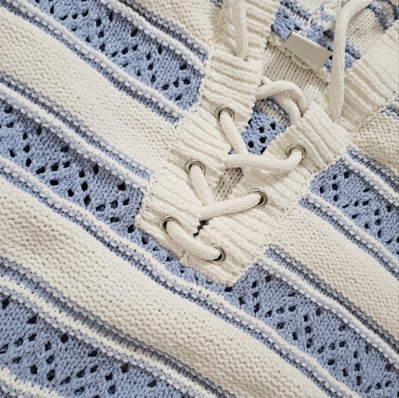 NIKKA K SEMI CROPPED KNITTED HOODY - Picture 2 of 3